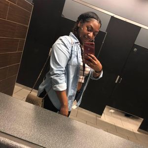 Meet your Posher, Ebony